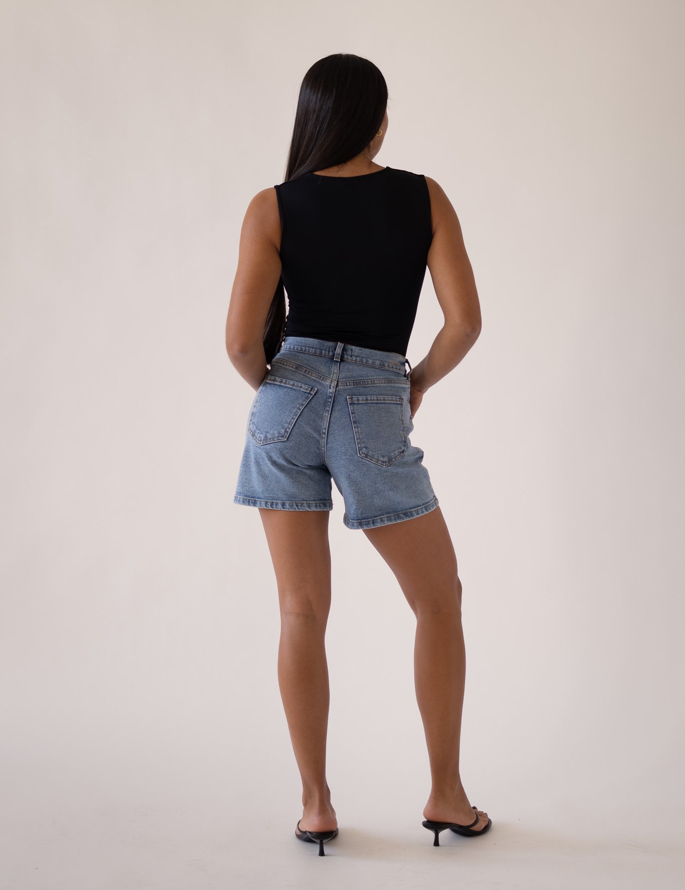 RELAXED SHORTS - LIGHT BLUE