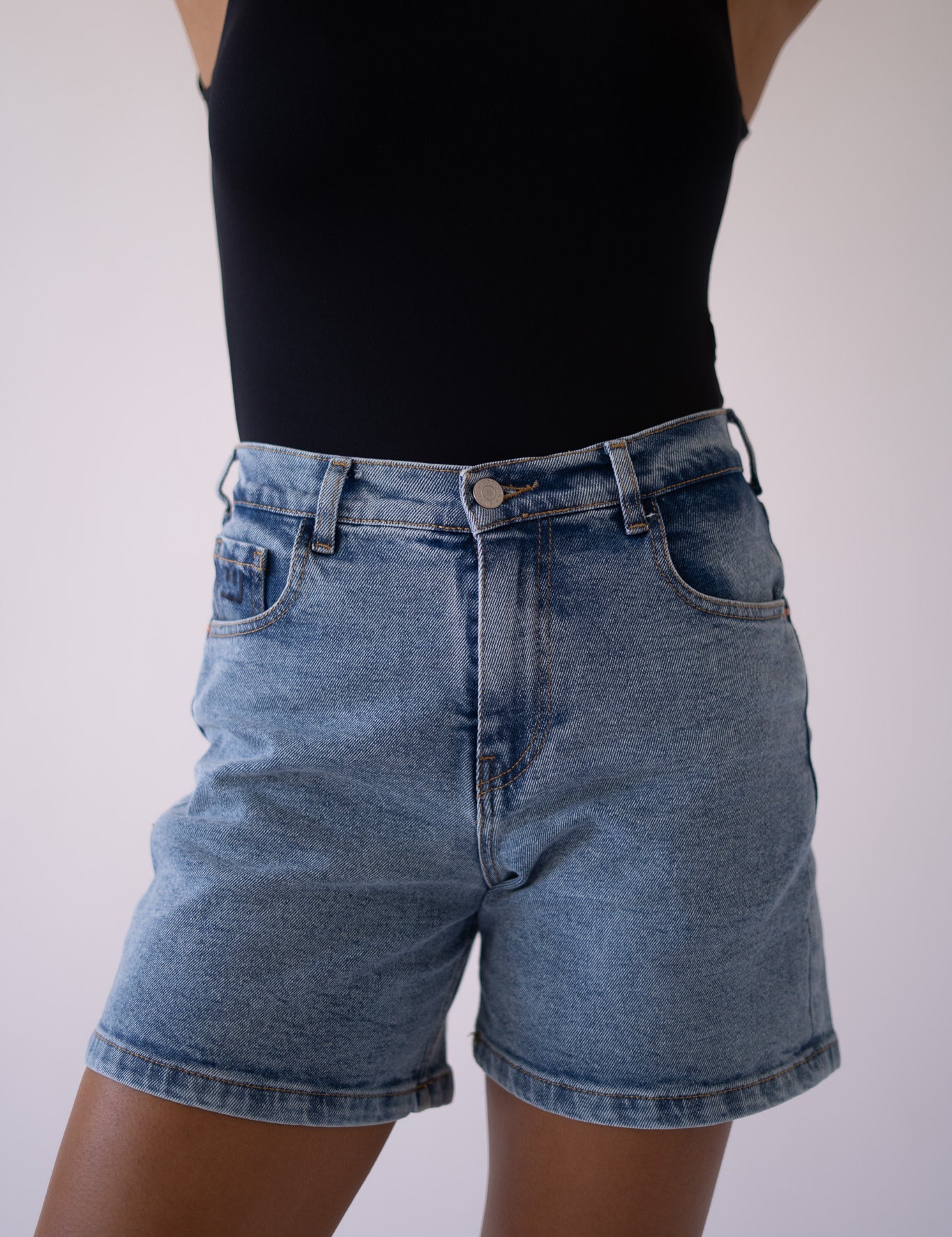 RELAXED SHORTS - LIGHT BLUE