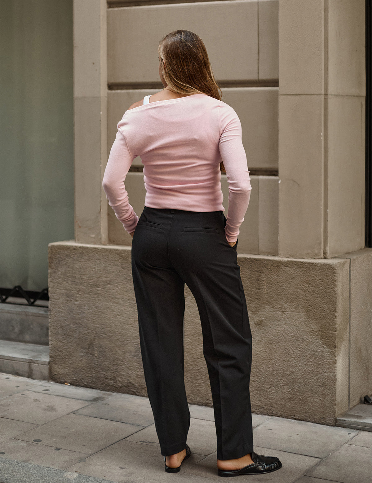 MOM TAILORED PLEATED TROUSERS - BLACK
