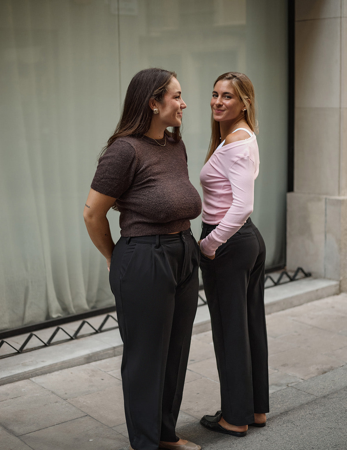 MOM TAILORED PLEATED TROUSERS - BLACK