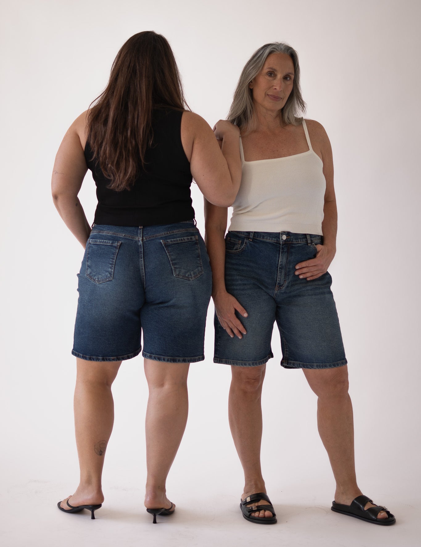 BAGGY SHORTS - DARK BLUE