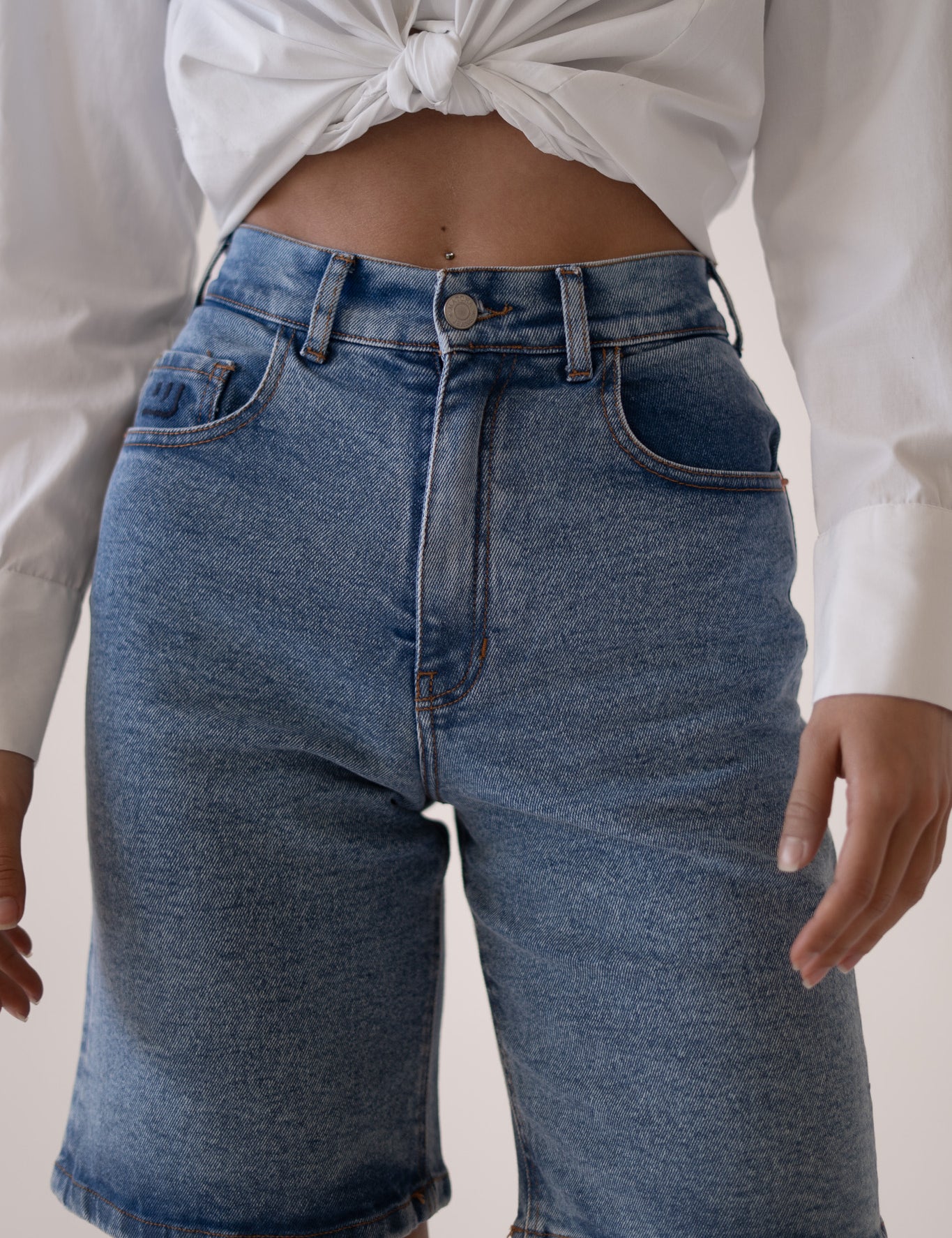 BAGGY SHORTS - LIGHT BLUE