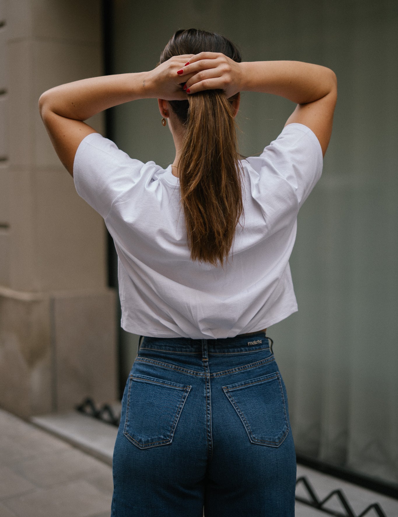 BACK RUCHED TEE - WHITE