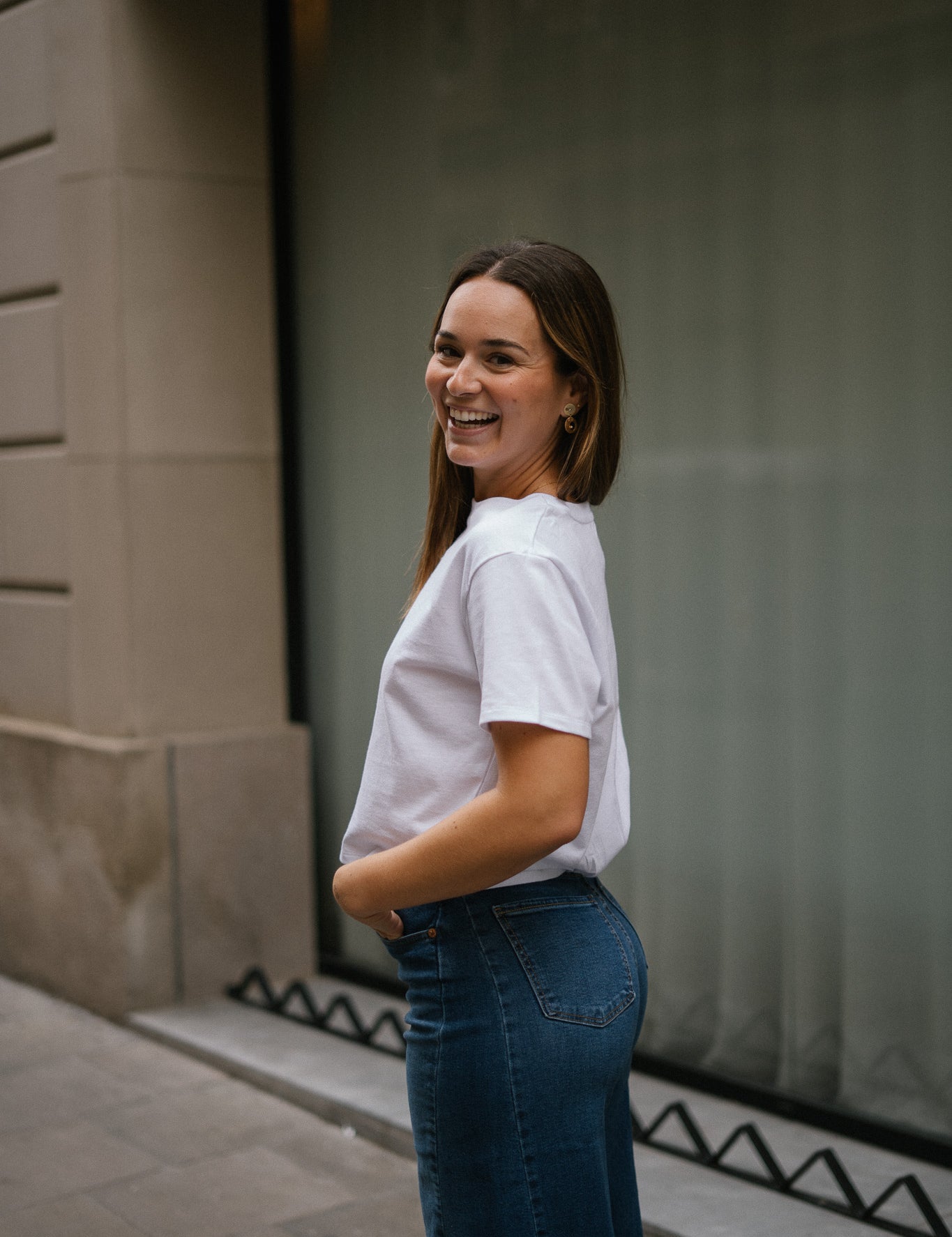 BACK RUCHED TEE - WHITE