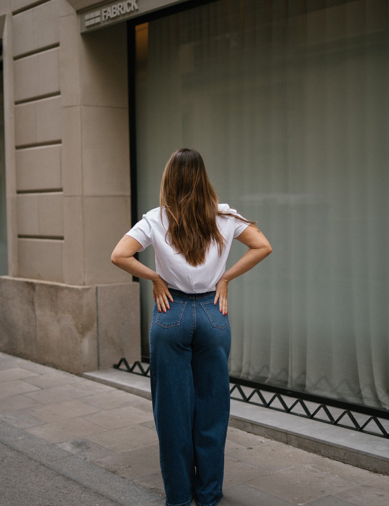 BACK RUCHED TEE - WHITE