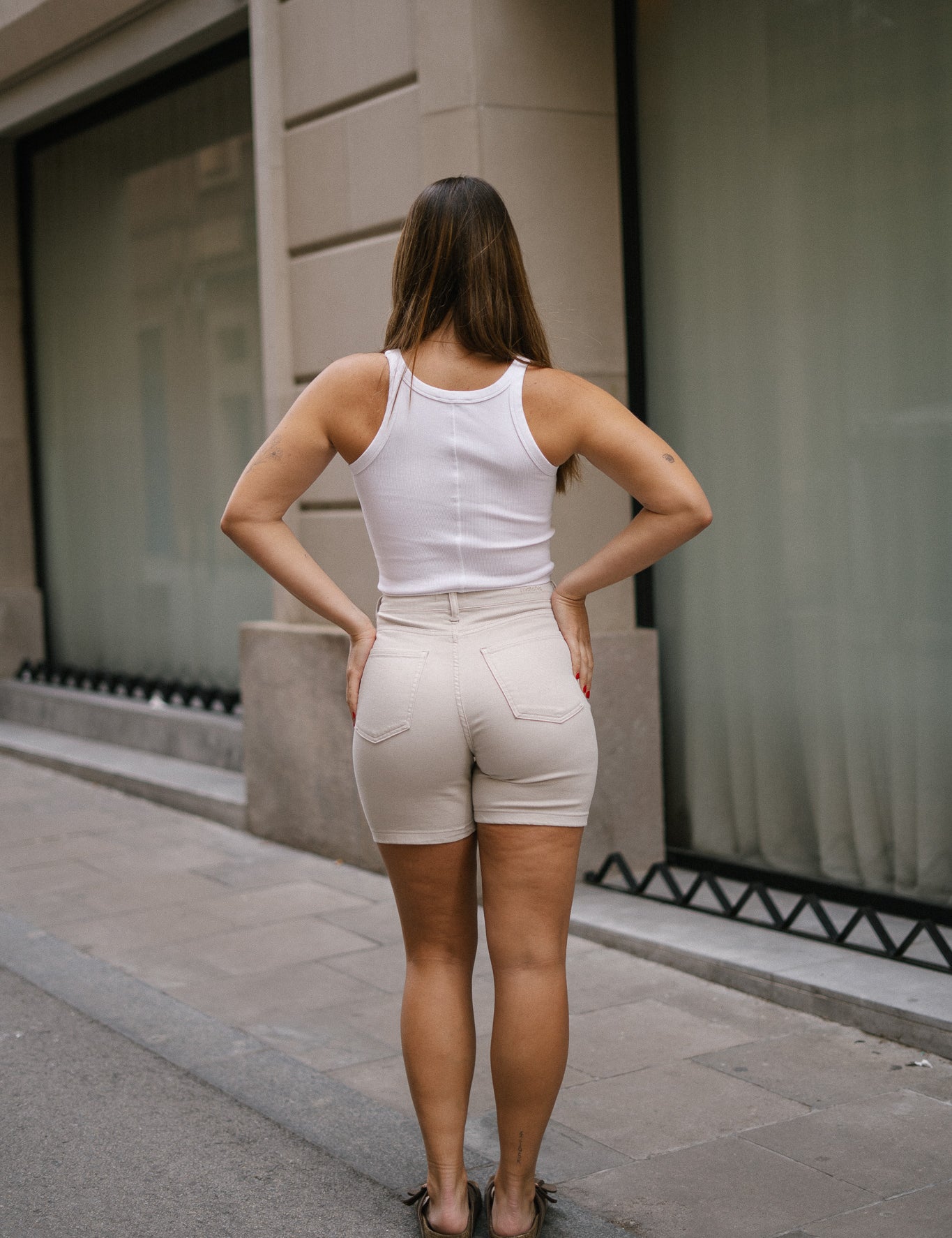 SHORTS HIGH RISE - BEIGE