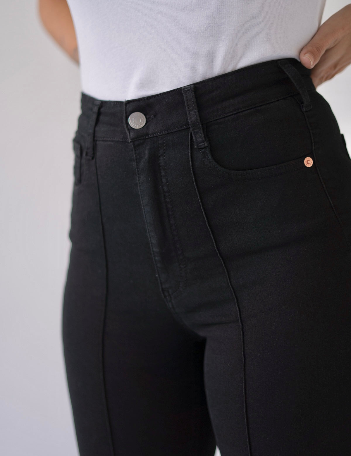 SKINNY NERVIO HIGH RISE - BLACK