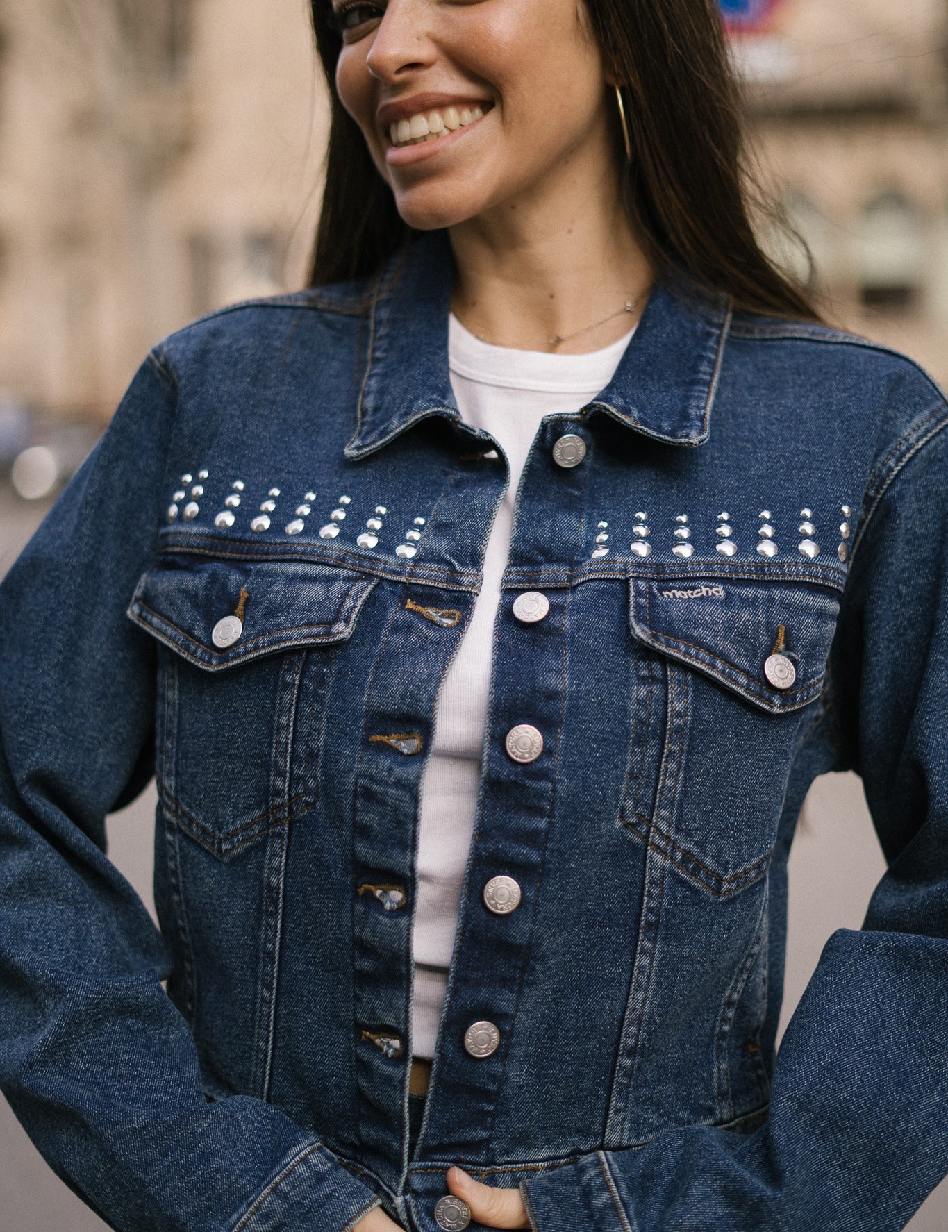 DENIM JACKET TACHAS PLATEADAS - DARK BLUE