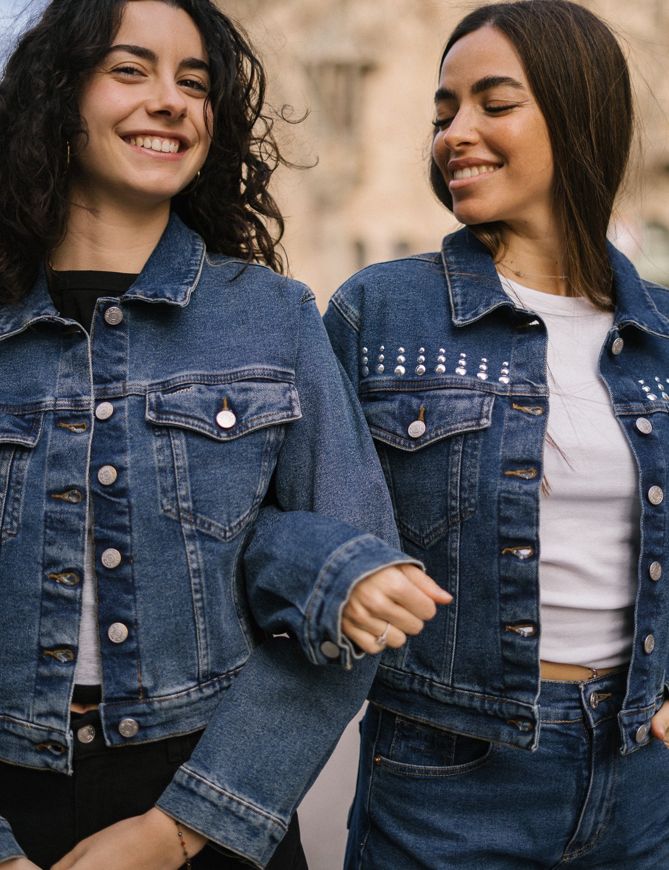 DENIM JACKET TACHAS PLATEADAS - DARK BLUE