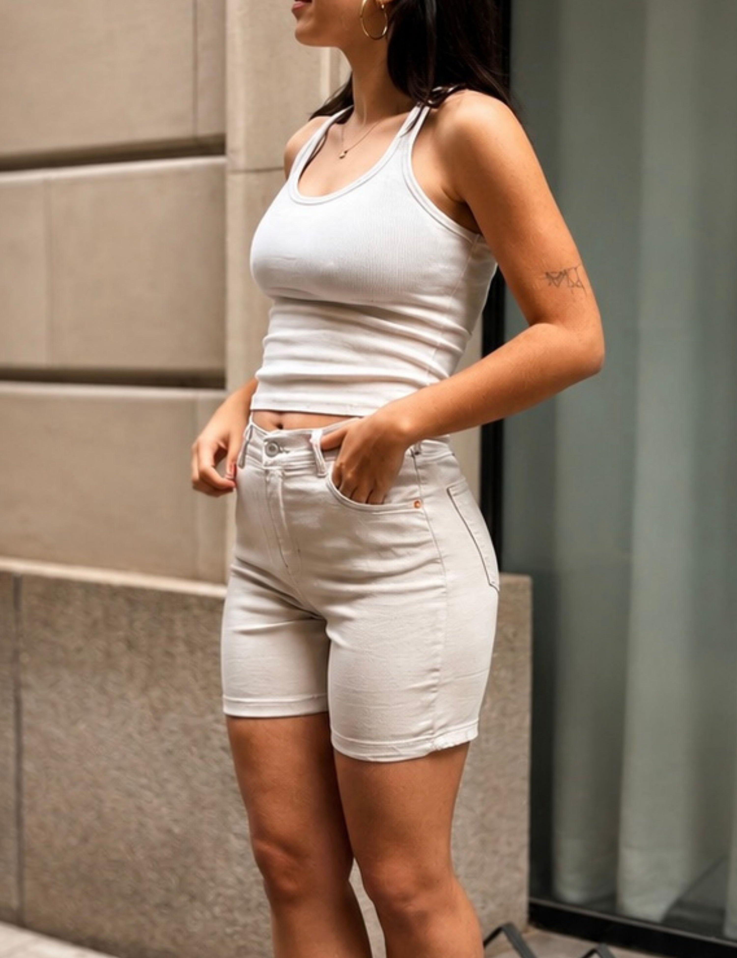 SHORTS HIGH RISE - BEIGE