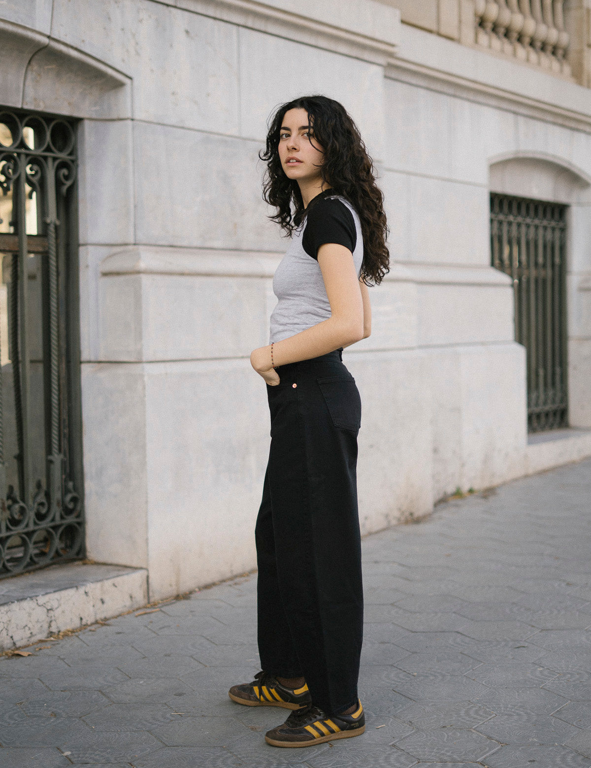 BARREL HIGH RISE - BLACK